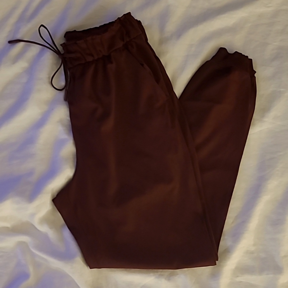 Lululemon Stretchy Jogger Pants with Pockets and Drawstring - Size 6 Women's